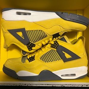 Jordan 4 Retro Lightning Sz 11.5